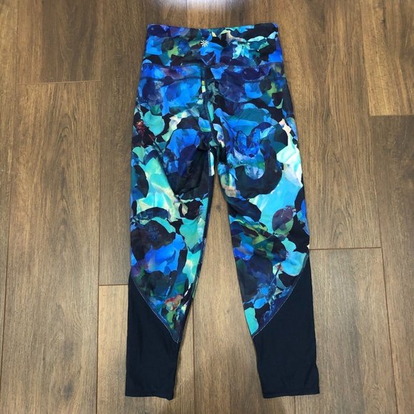 Athleta Women's Sz XS Mystique Chaturanga Capri Leggings Mesh 212389-01 - Picture 11 of 11